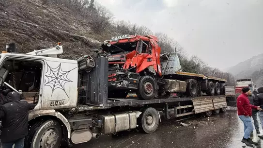 Ereğli’de 25 Metre Yükseklikten Düşen TIR’da Alkol Şüphesi