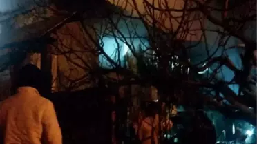 Orhaneli'de Sobadan Çıkan Yangın İki Evi Zarar Gördü