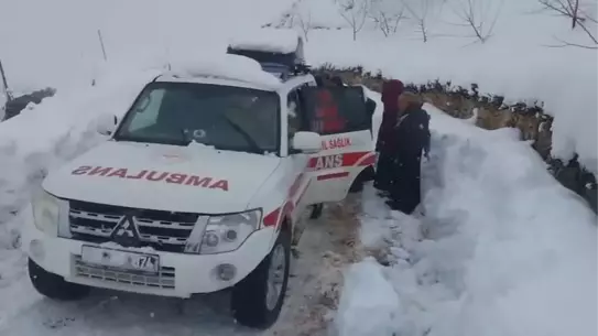 Kar Fırtınasında Hamile Kadına Hayati Kurtarma Operasyonu