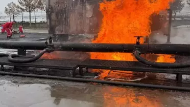 Diyarbakır’ın Eğil İlçesinde Petrol İstasyonunda Çıkan Yangın Kontrol Altına Alındı