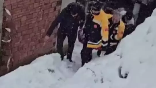 Kar Fırtınası Giresun’da Sağlık Ekiplerini Zorladı: 79 Yaşındaki Hastanın Kurtarılması