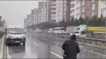 İstanbul’da Kar Yağışı Şiddetleniyor: Esenler ve Küçükçekmece’de Yoğun Kar