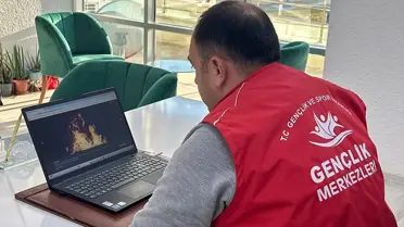 İskenderun Gençlik Merkezi Müdürü Keskin, 2025 Yılın Kareleri Oylamasına Destek Verdi