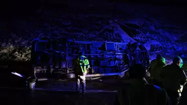 Kuzey Çevre Otoyolu'nda Servis Minibüsü Devrildi, 11 Yaralı