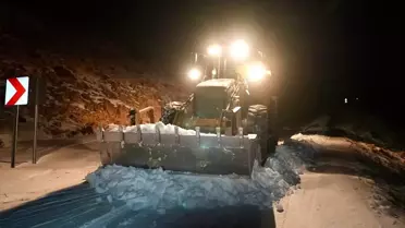 Erdemli’de Kar Fırtınası Aileyi Yolda Mahsur Bıraktı