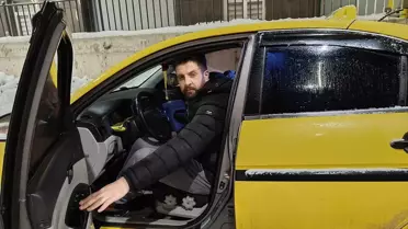 Taksi Şoförü, Ateşi Yüksek Çocuğu Koşarak Hastaneye Götürdü: Kahramanlık Hikayesi