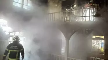 Tokat’ın Niksar İlçesinde Halil Efendi Camisi’nde Çıkan Yangın Kontrol Altına Alındı