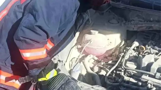 Edremit'te Seyir Halindeki Otomobil Yangını Hızla Söndürüldü