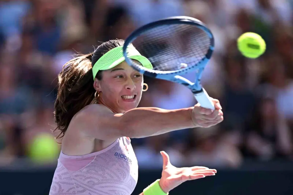 Zeynep Sönmez, Avustralya Açık'ta Alexandrova'yı Eleyerek 2. Tura Yükseldi