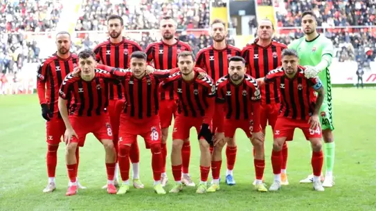 Erzincanspor, Yeniden Doğuş İçin Özür Dile ve Takım Kimliğini Yeniden İnşa Etme Kararı Aldı