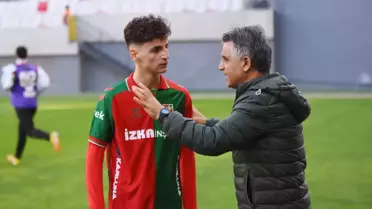 Stadyumda Karşıyaka'nın savunma hattı