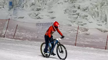 Palandöken'de Snowbike Türkiye Şampiyonası Kapanışta Rekor Katılımla Gerçekleşti
