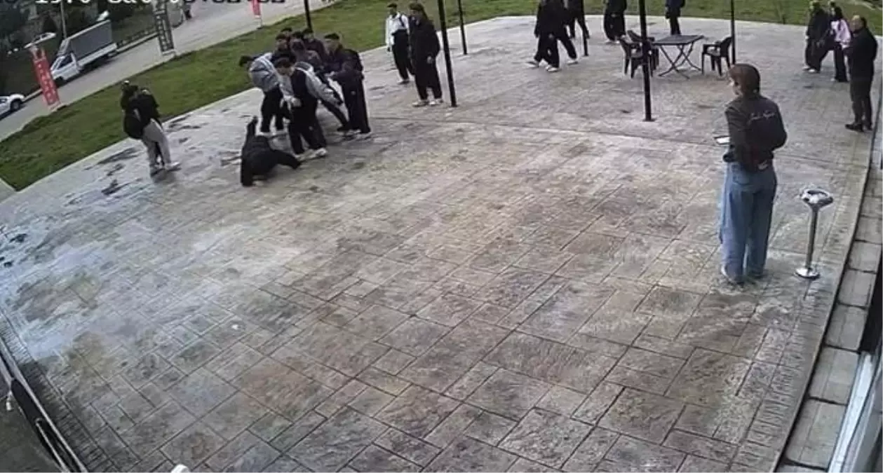 Karabük’te Esnaf, Gençlerin Kavgasını Durdurarak Zorbalığa Meydan Okudu