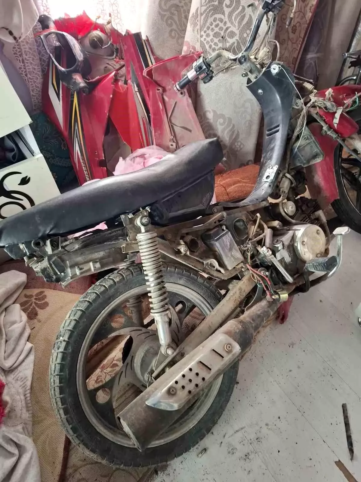 Akşehir'de Çalınan Motosikletin Peşine Düşen Polis, 2 Şüpheliyi Tutukladı