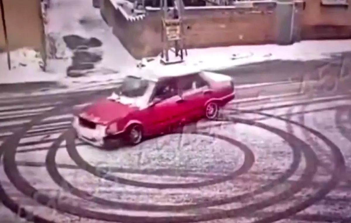 Gaziantep’te Ehliyetsiz Sürücünün Drift Yapması Yüzünden Ağır Ceza Kesildi