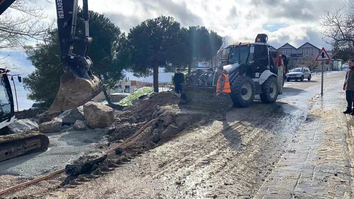 Sinop'ta Şiddetli Kar Yağışı Sonrası Heyelan ve Yol Onarım Çalışmaları