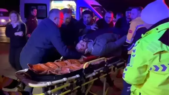 Kestel'de çarpışan iki otomobil