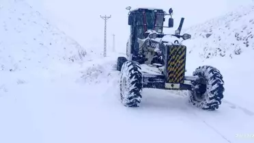 Elazığ’da Şiddetli Kar Yağışı 482 Köy Yolunu Kapattı, Ulaşım Krizi Derinleşiyor