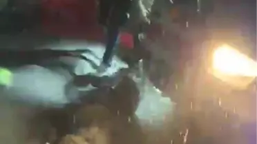 Kurtarma ekiplerinin kar içinde çalışması