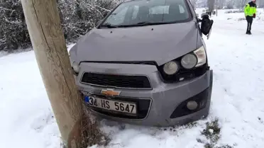 Mudurnu’da Çarpışan Araçlar Kazayı Sorunsuz Atlattı: 3 Sağlık Personeli ve Hamile Kadın Güvende