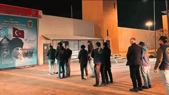 Jandarma operasyonu anı