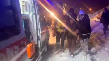 Kars'ta Şiddetli Kar Yağışı Hastane Yolunu Kapattı, Ekipler Zorlu Kurtarma Mücadelesi Verdi
