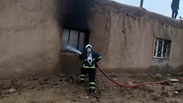 Yangın sonrası söndürülmüş ev