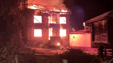 Yangın sonrası evin iç kısmındaki yıkım