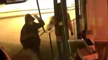 Güvenlik kamerası kaydında hırsızlık anı