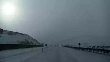 Karla kaplı yol ve temizlik ekipleri