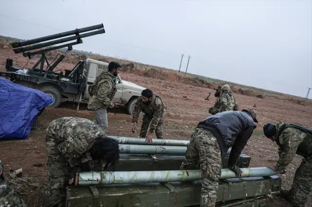 Serbest bırakılanların dışarıya çıkışı