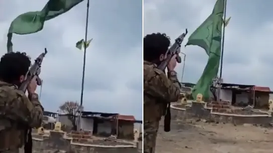 Suriye Ordusu Bayrağı Silahla Düşürdü: Bölgeden Çarpıcı Görüntüler