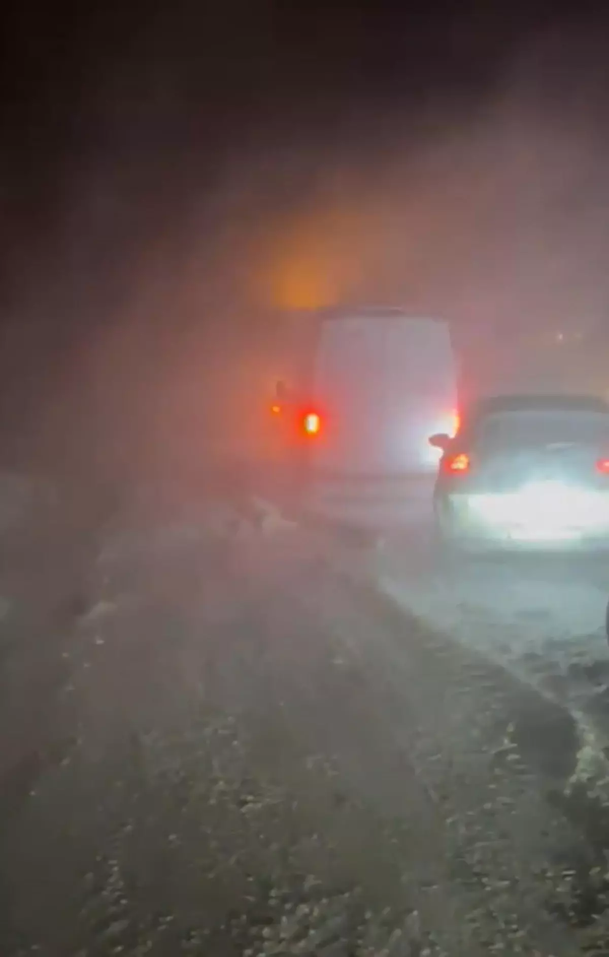 Kop Dağı Geçidi'nde Şiddetli Kar Fırtınası Araçları Mahsur Bıraktı