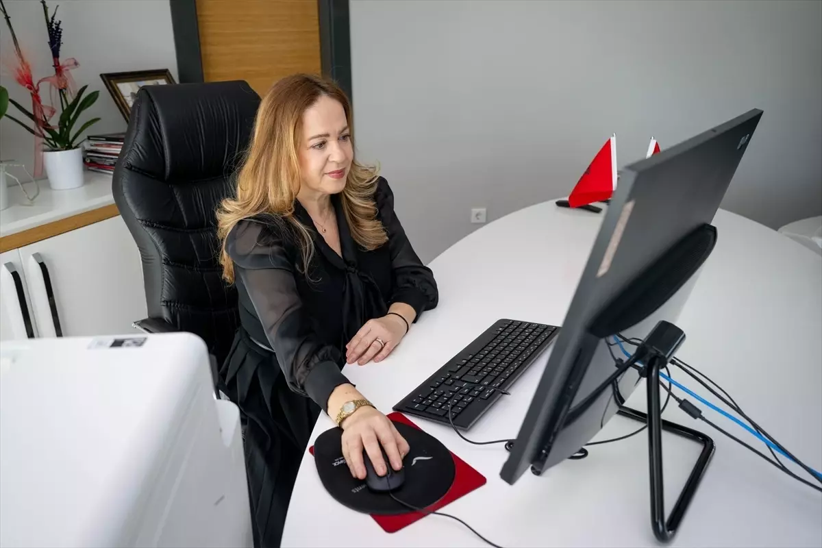 Arnavutluk Ankara Büyükelçisi Blerta Kadzadej, Yılın Kareleri Oylamasında Öne Çıktı