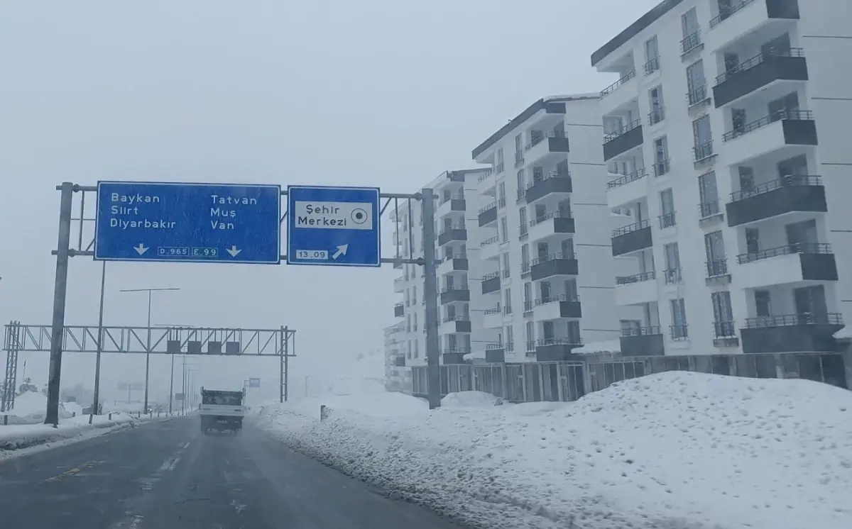Bitlis Baykan Yolu Ağır Vasıta Trafiğine Kapandı: Kar Şartları Nedeniyle