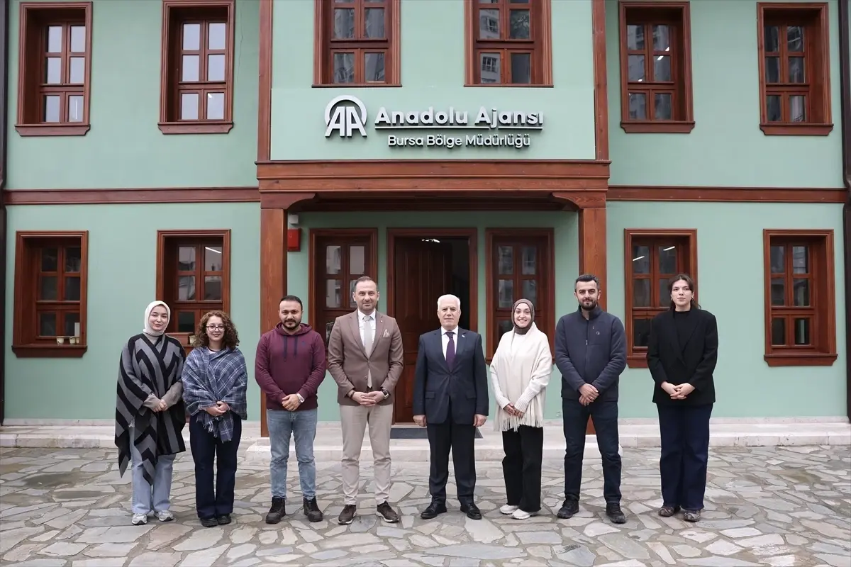 Bursa Büyükşehir Belediye Başkanı Bozbey, AA Bursa’yı Ziyaret Etti ve Yeni Projeleri Tanıttı