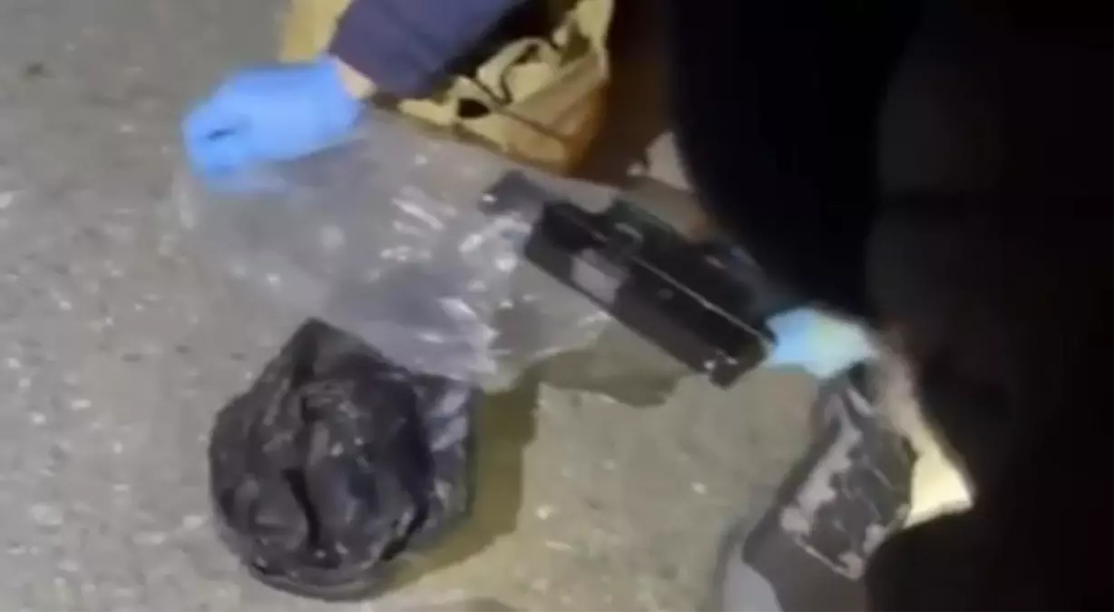 Bursa'da Uyuşturucu ve Silah Operasyonu: 55 gr Kokain, 10 Ruhsatsız Tabanca ve 3 Gözaltı