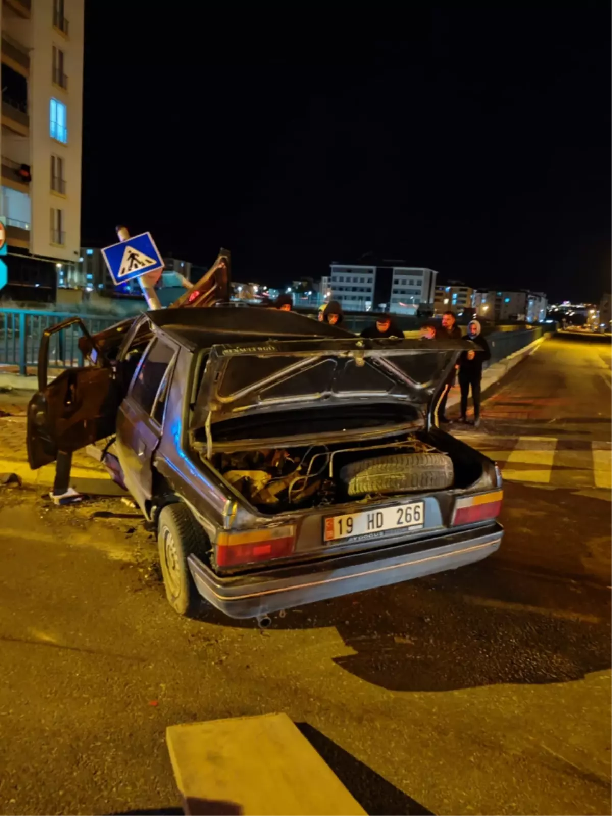 Çorum'da İki Araç Çarpıştı: 4 Yaralı ve Soruşturma Başladı