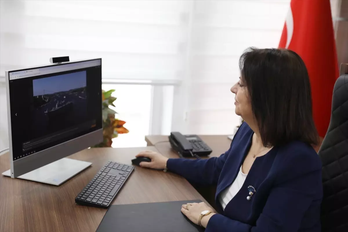 İŞKUR Müdürü Şengül Çildam, Yılın Kareleri Oylamasında Seçkin Fotoğrafları Belirledi