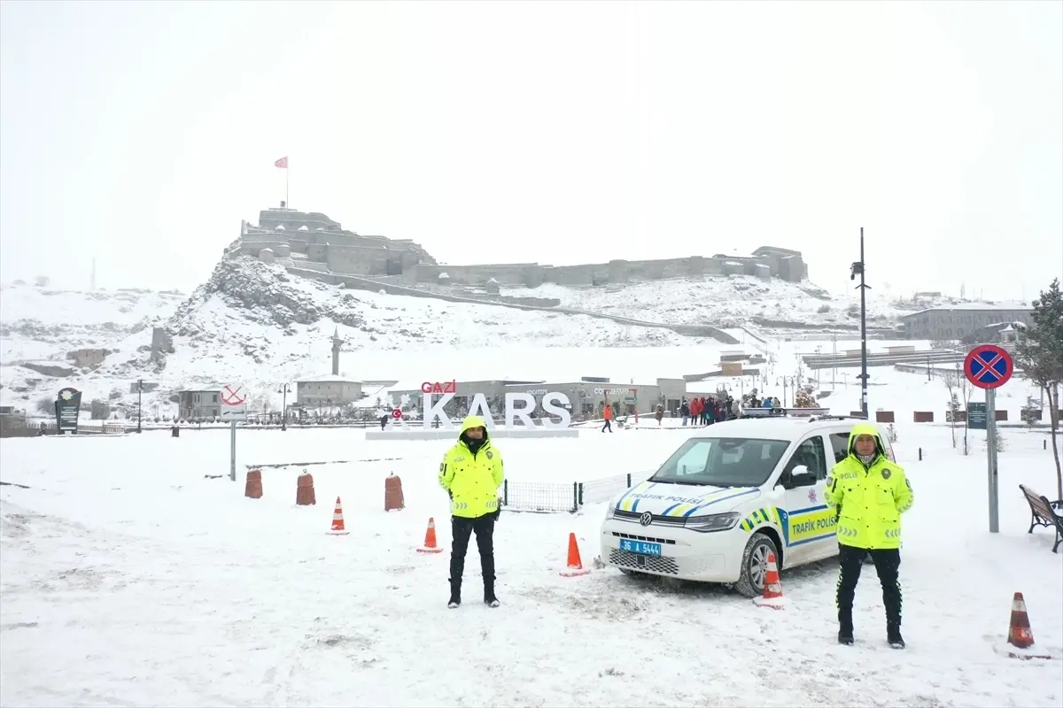 Doğu Anadolu’da Kar Yağışı Yoğunlaşıyor, Ulaşım Zorluğu Yaşıyor