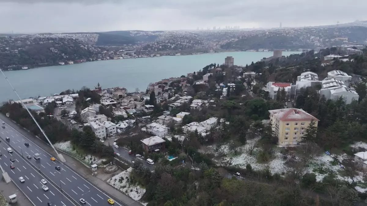İstanbul’da Kar Yağışı Sonrası FSM Köprüsü Hava Görüntüleriyle Büyülüyor