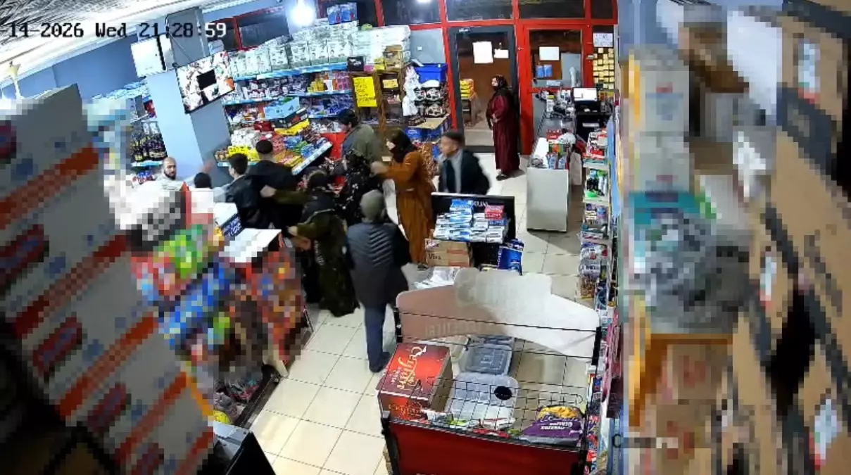Adana Yüreğir'de Akraba Kavgası: Market Sahibi Şiddet Görerek Kamera Kaydetti
