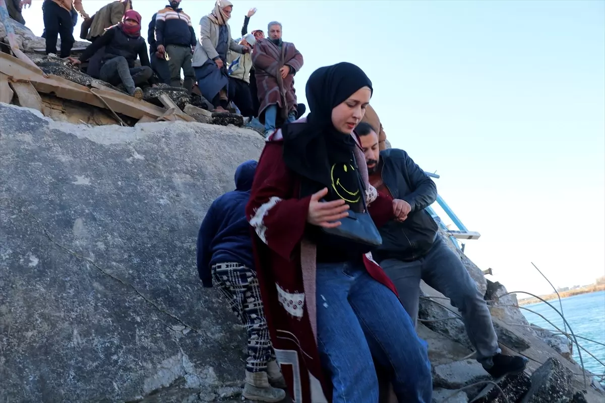 Rakka’da YPG/SDG Köprülerini Patlatarak Ulaşımı Felç Etti
