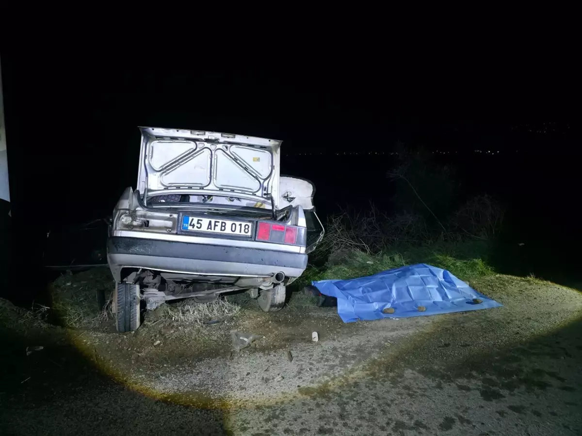 Manisa Salihli'de Trafik Kazası: 1 Kişi Hayatını Kaybetti, 2 Yaralı