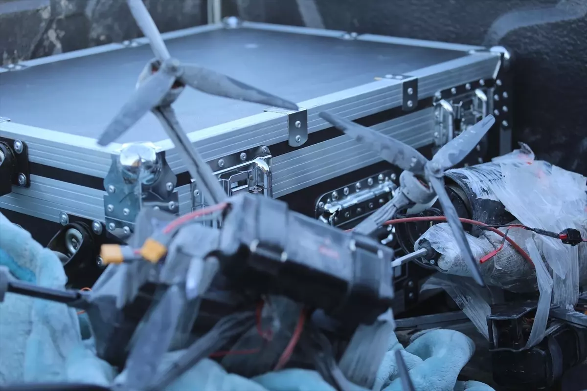 Suriye Ordusu Tişrin Barajı'nda YPG'ye Ait Mühimmat Deposu Keşfetti