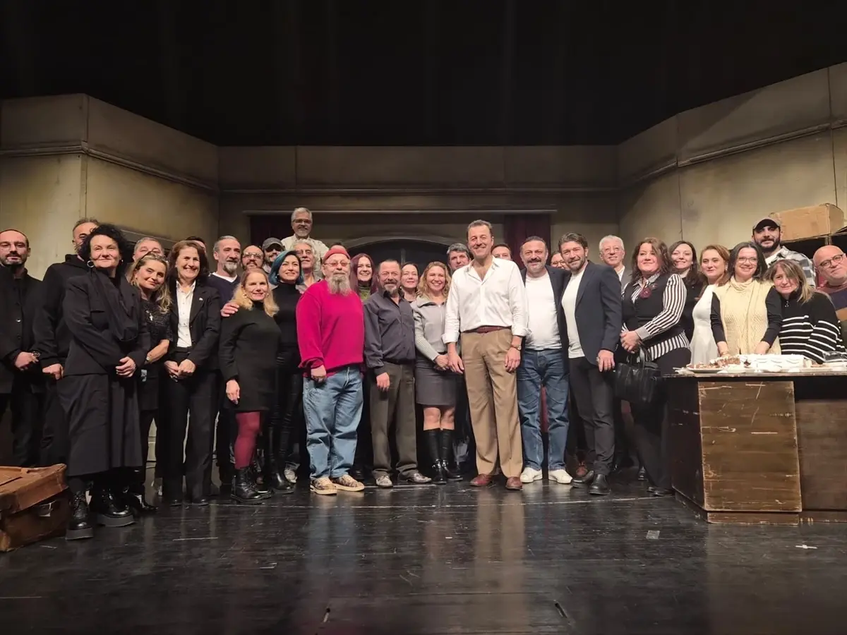 Bülent Emin Yarar, 'Profesyonel' ile Devlet Tiyatroları’nda Yeni Bir Dönem Açıyor