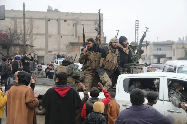 Soruşturma ekipleri bölgeyi inceliyor