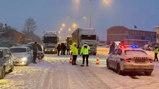 Kop Dağı Geçidi karla kapalı manzara