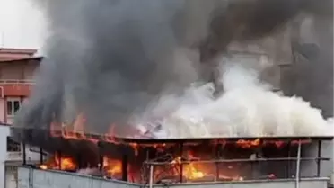 Yanıyor çatı katı