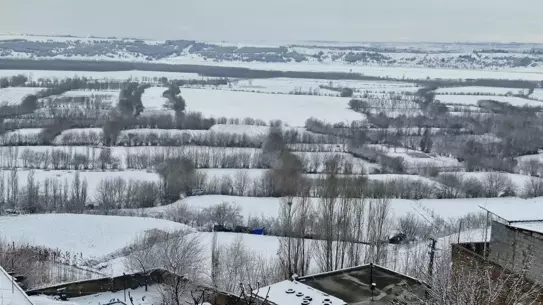 Diyarbakır’da karla beyazlanan surlar